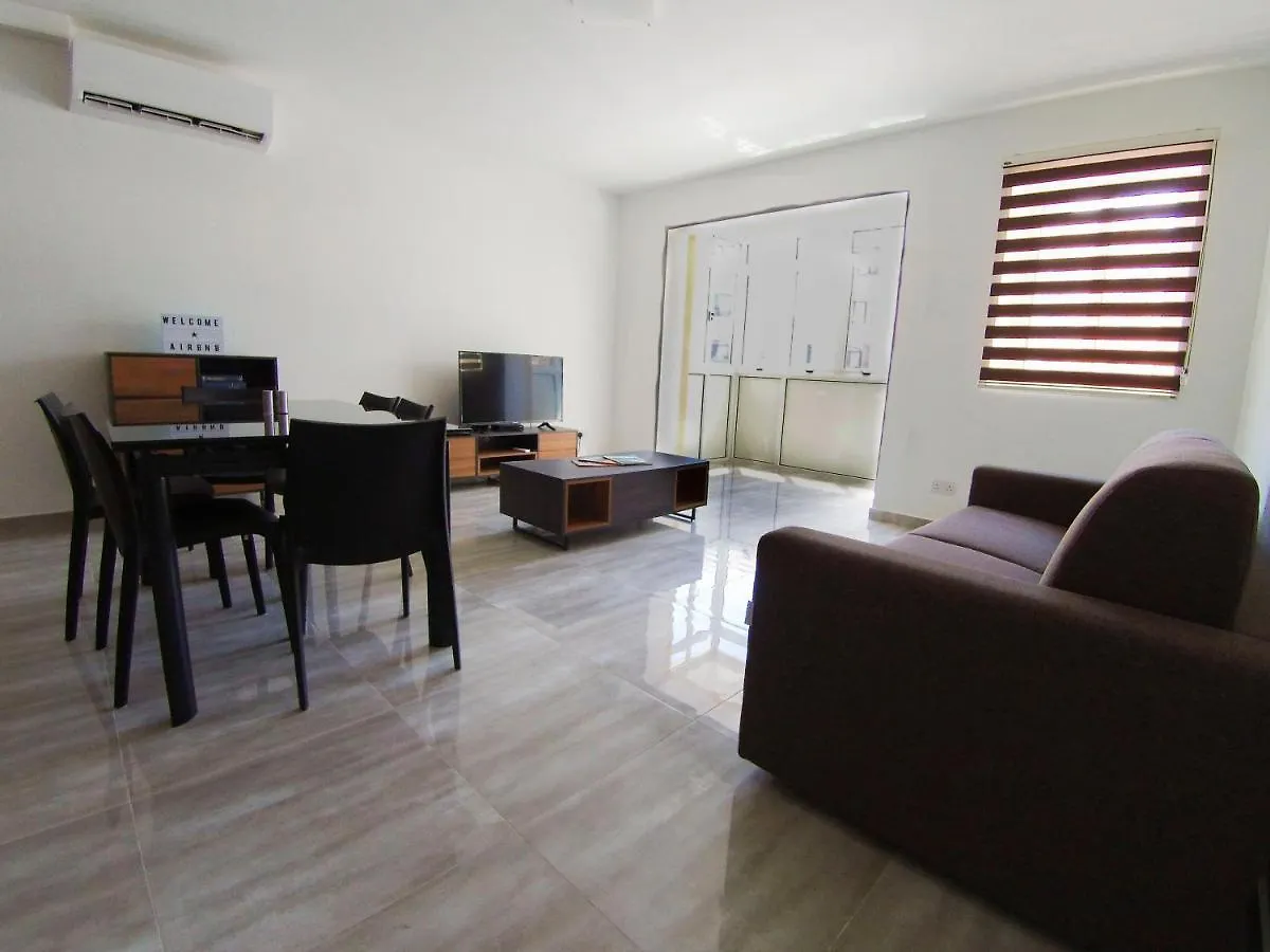 Homestay F7 Room 2, Private Bedroom Two Single Beds Shared Bathroom In Shared Flat Msida